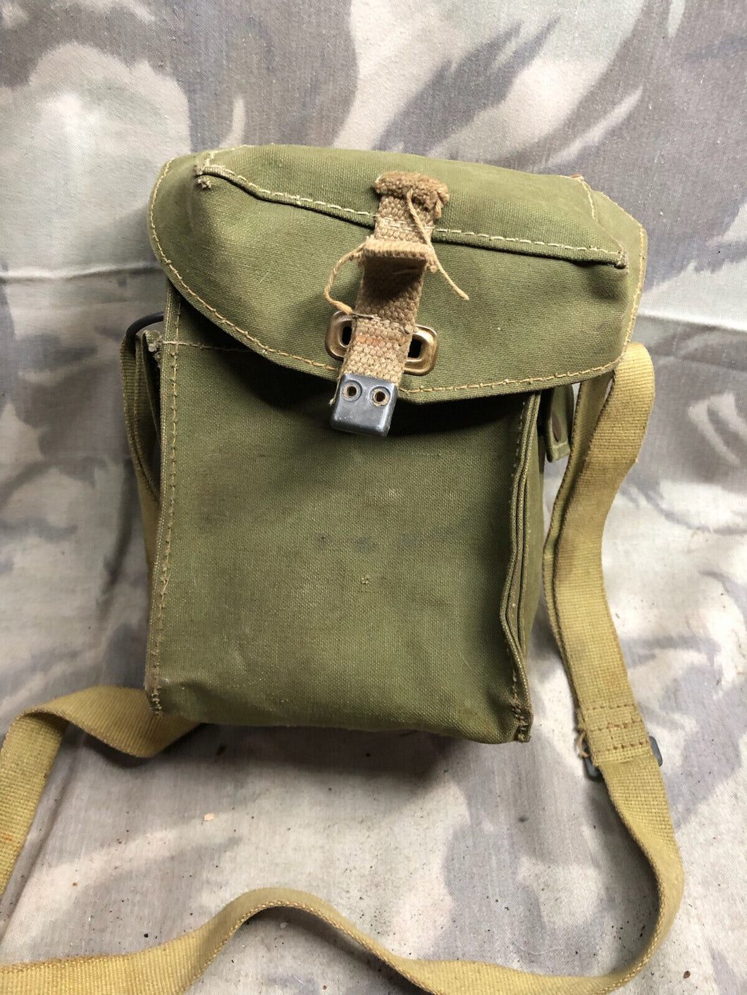 Original WW2 British Army Lightweight Assault Gas Mask Bag 1944 Dated