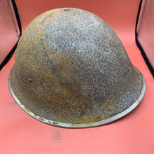 Charger l&#39;image dans la galerie, Original British / Canadian Army WW2 Soldiers Military Combat Mk3 Turtle Helmet
