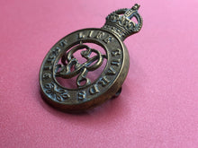 Load image into Gallery viewer, Original WW1 British Army Cap Badge - 1st Life Guards
