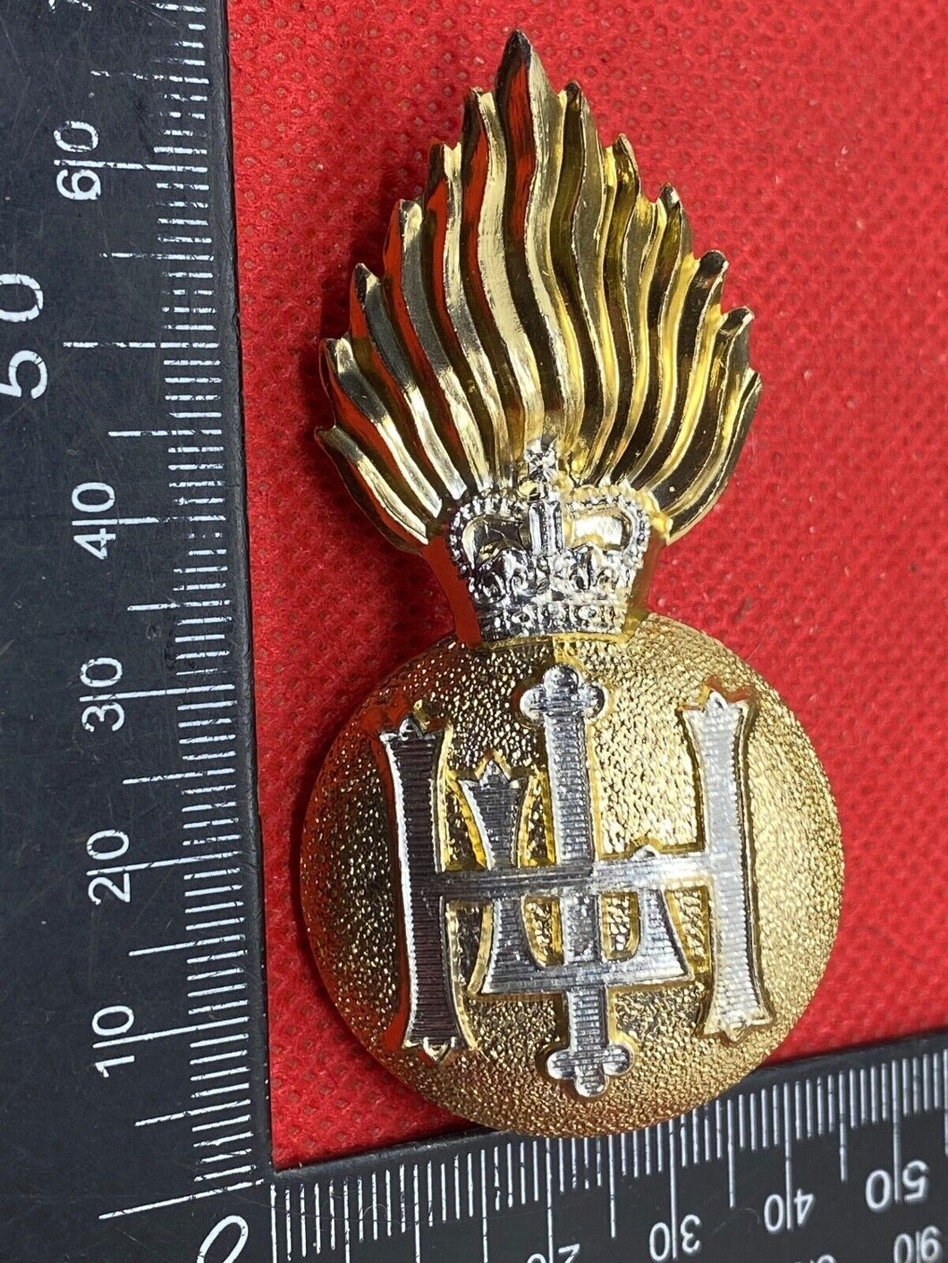 Original British Army Highland Light Infantry HLI Queen's Crown Cap Badge