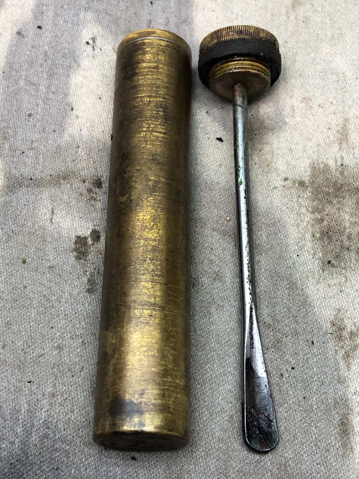 Original WW1 British Army SMLE Enfield Brass Oil Bottle - P-H Maker Marked - The Militaria Shop