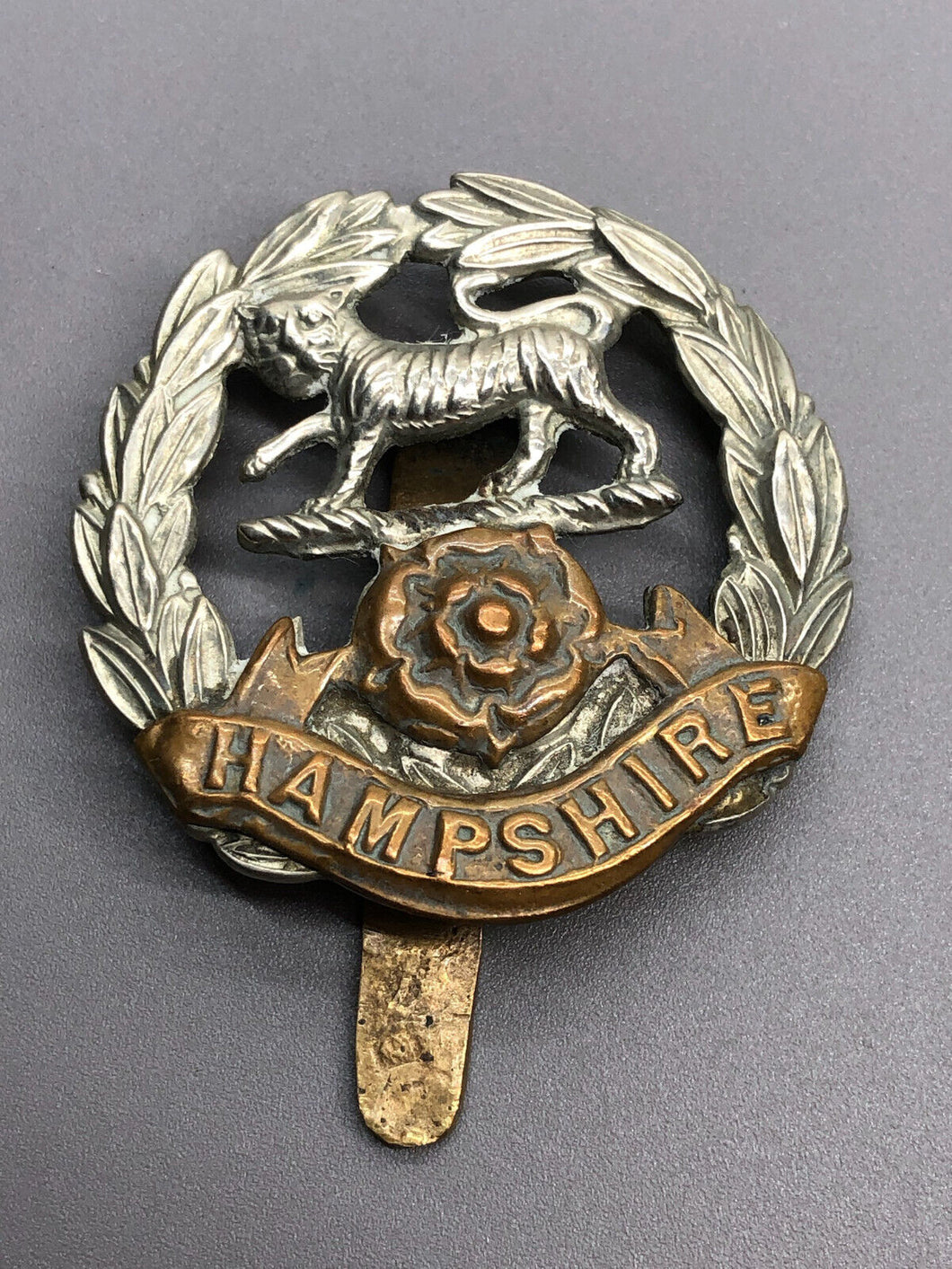 Original British Army WW2 Hampshire Regiment Cap Badge