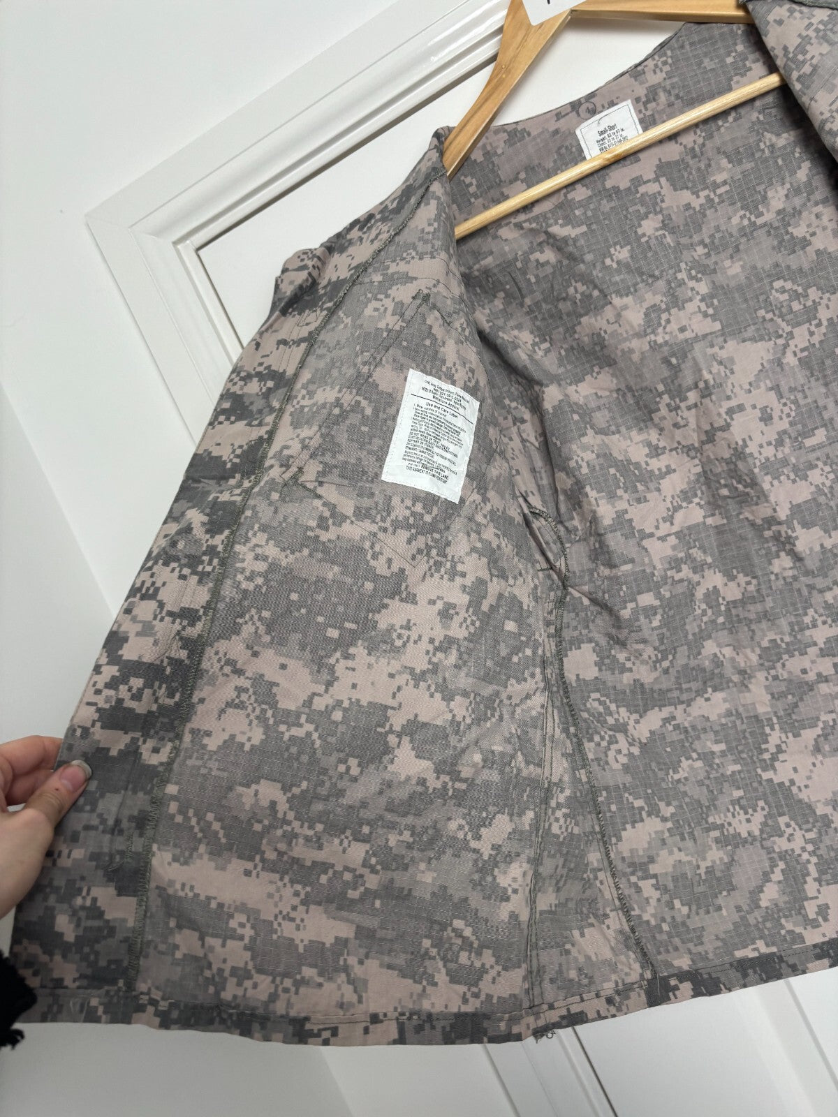 Surplus US Army ACU Combat Uniform Jacket -Size Small-Short - The Militaria Shop