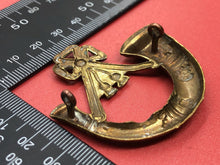 Load image into Gallery viewer, Original WW2 British Army Cap Badge - Light Infantry
