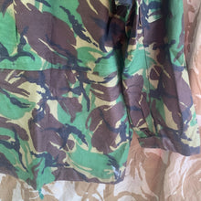 Lade das Bild in den Galerie-Viewer, Genuine British Army Smock Combat Jungle DPM Camouflage - Size 170/104
