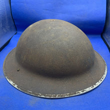 Charger l&#39;image dans la galerie, Original WW2 British Army Mk2 Brodie Combat Helmet
