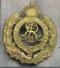 Load image into Gallery viewer, Original Pre-WW1 British Army Edward 7th VII Royal Engineers Cap Badge
