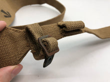 Charger l&#39;image dans la galerie, Original WW2 British Army 37 Pattern Radio Shoulder Strap
