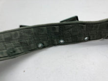 Charger l&#39;image dans la galerie, Original WW2 British Army 44 Pattern Soldiers Belt - Size 34&quot; Waist
