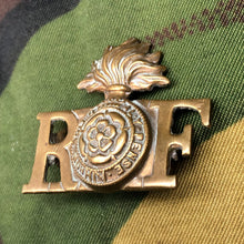 Load image into Gallery viewer, Genuine British Army WW1 Brass Shoulder Title - Royal Fusiliers - The Militaria Shop
