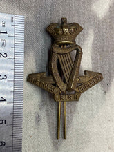 Charger l&#39;image dans la galerie, Original Victorian Era British Army The Royal Irish Regiment Cap Badge
