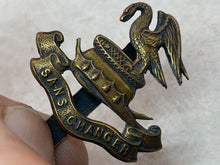Load image into Gallery viewer, Original WW1 British Army Liverpool Pals Army Cap Badge – Sans Changer
