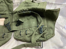 Charger l&#39;image dans la galerie, Original Pair of British Army 58 Pattern Webbing Pouches
