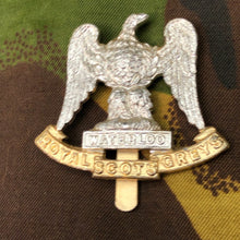 Lade das Bild in den Galerie-Viewer, Original British Staybrite Army Cap - Royal Scots Greys - The Militaria Shop
