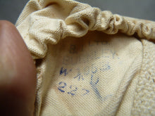 Load image into Gallery viewer, Original WW2 Pattern British Army White Camouflaged Gloves / Gunners Mittens
