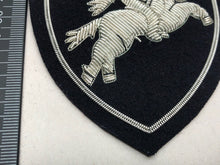 Charger l&#39;image dans la galerie, British Army Bullion Embroidered Blazer Badge - 16th Air Assault Brigade
