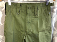 Lade das Bild in den Galerie-Viewer, Genuine British Army OD Green Fatigue Combat Trousers - Size 69/68/80
