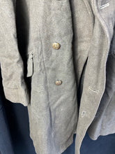 Load image into Gallery viewer, Original WW2 British Army Soldiers Greatcoat 1940 Pattern - 43&quot; Chest
