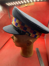 Lade das Bild in den Galerie-Viewer, Original British Army Gurkha Regiment Officer&#39;s Peaked Cap with Matching Buttons
