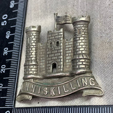 Charger l&#39;image dans la galerie, Original WW1 British Army Cap Badge - 6th (Inniskilling) Dragoons
