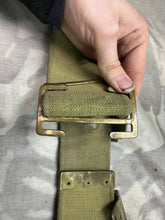 Charger l&#39;image dans la galerie, Original WW1 British Army 1908 08 Pattern Webbing Belt - 1924 Dated - 42&quot; Waist
