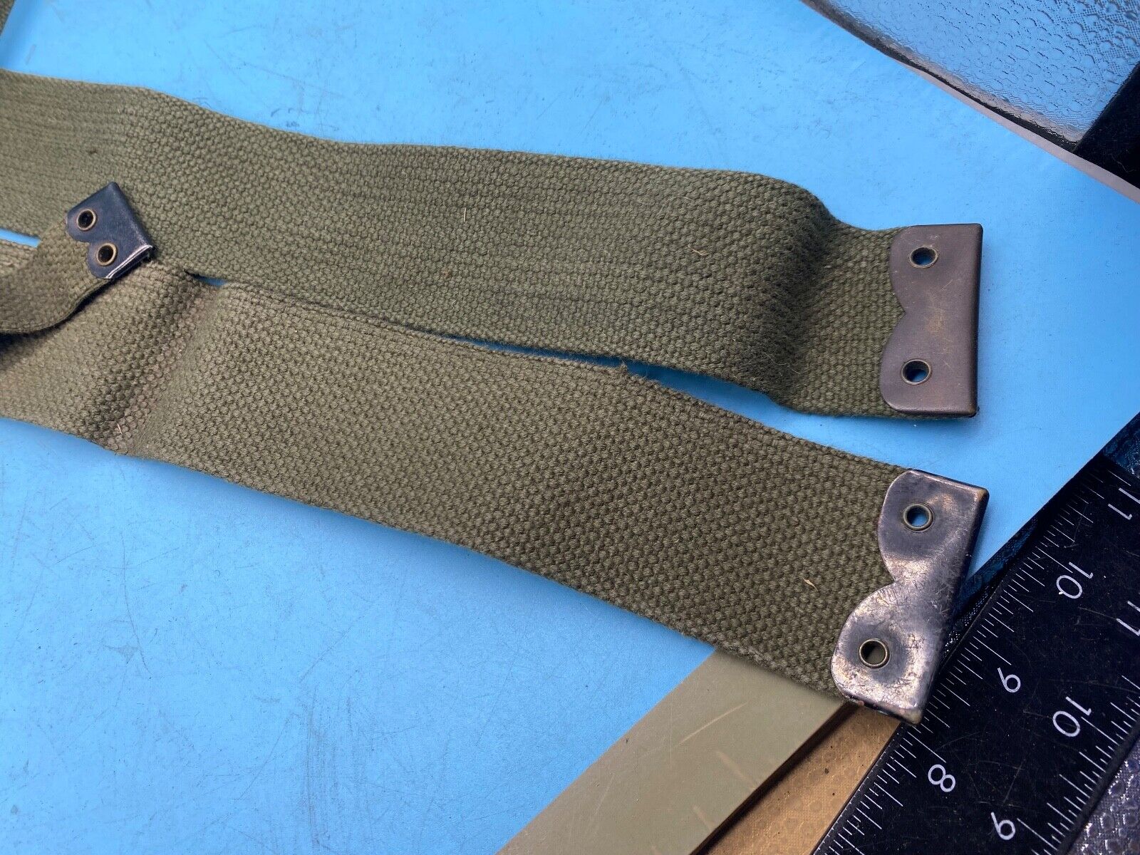 Original Pair of British Army 37 Pattern Khaki Canvas L-Straps - The Militaria Shop
