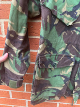 Lade das Bild in den Galerie-Viewer, Genuine British Army DPM Camouflaged Combat Jacket - Size 180/96
