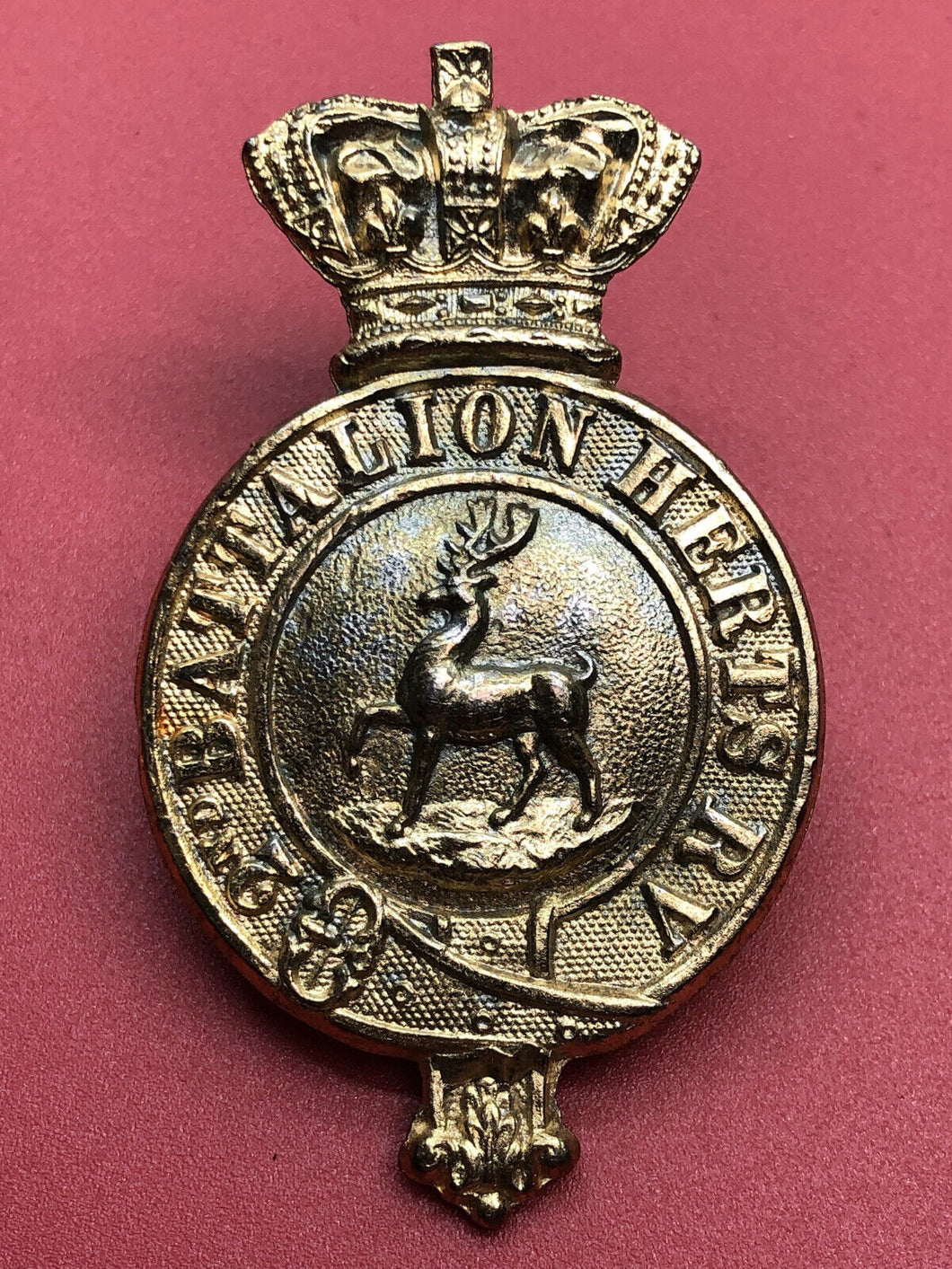 British Army Victorian Crown 2nd Battalion Herts RV Cap Badge
