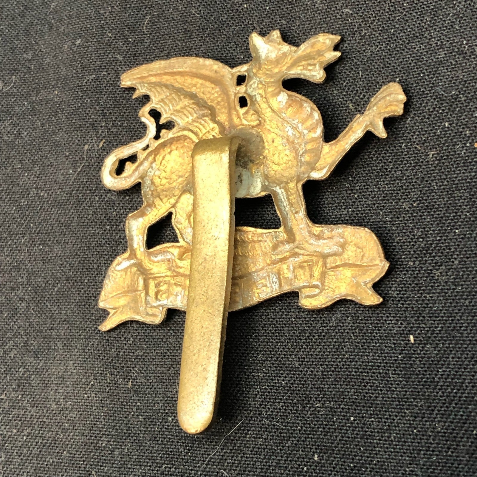 Genuine WW2 British Army Brass Cap Badge - Buffs (Royal East Kent Regiment) - The Militaria Shop