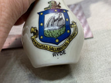 Lade das Bild in den Galerie-Viewer, Original Vintage Crested China Ware Vase - Ryde - Isle of Wight
