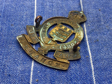 Charger l&#39;image dans la galerie, Original WW1 / WW2 British Army Royal Army Ordnance Corps Cap Badge
