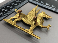 Charger l&#39;image dans la galerie, Original WW1 British Army Cap Badge - Monmouthshire Regiment
