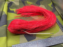 Load image into Gallery viewer, Original British Army Household Cavalry Red Horse Hair Plume - The Militaria Shop
