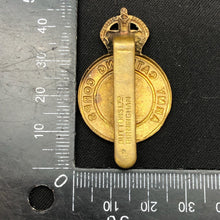 Charger l&#39;image dans la galerie, Genuine WW2 British Army Brass Cap Badge - Army Catering Corps - The Militaria Shop
