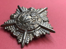 Load image into Gallery viewer, Original WW1 British Army Guards Machine Gun Corps Cap Badge
