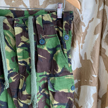 Lade das Bild in den Galerie-Viewer, Original British Army Jungle DPM Camouflaged Combat Trousers - 75/76/92
