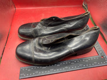 Load image into Gallery viewer, British Army Officer&#39;s Issue Black Leather Shoes. Bata Manufactured. Dated 1975.
