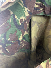 Lade das Bild in den Galerie-Viewer, British Army DPM Pattern Camouflaged Combat Rip Stop Jacket Smock - Size 180/96
