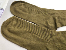 Load image into Gallery viewer, Original WW2 Era British Army Officers Khakli Woolen Socks NEW OLD STOCK Size 8
