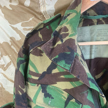 Lade das Bild in den Galerie-Viewer, Genuine British Army Smock Combat Jungle DPM Camouflage - Size 170/104
