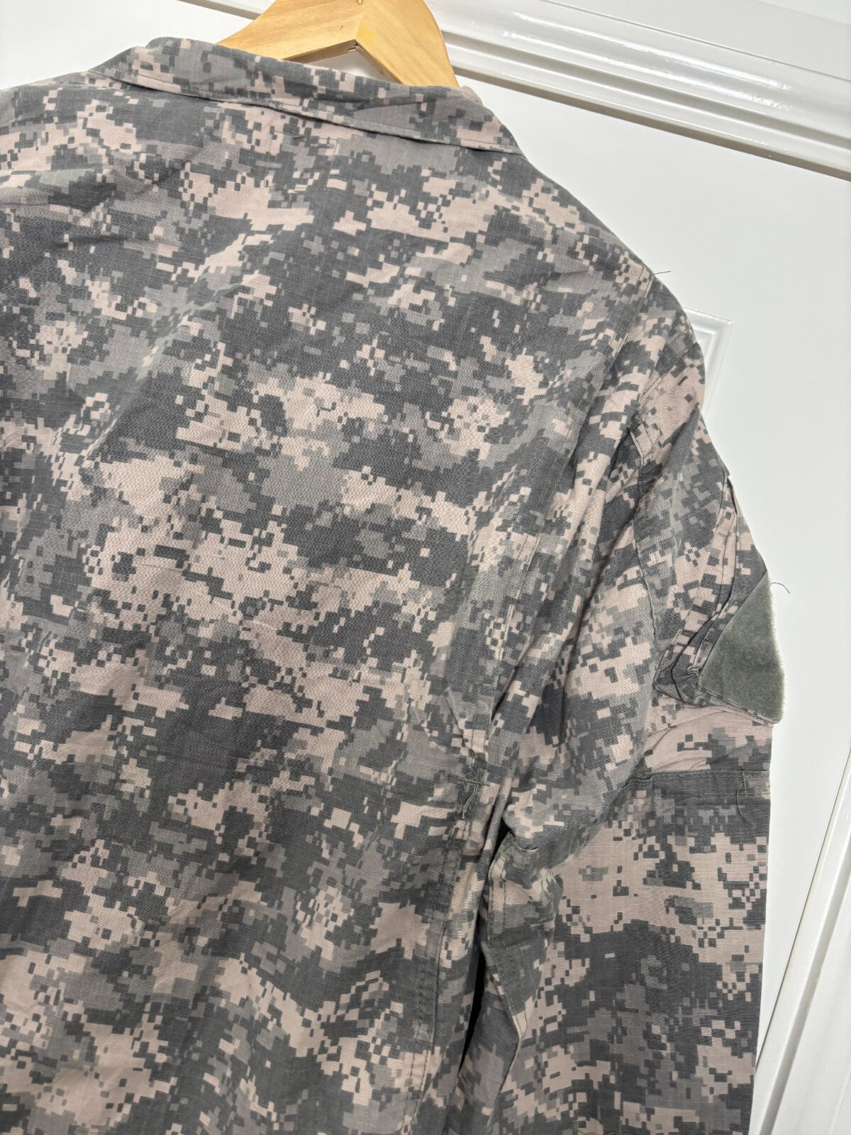 Surplus US Army ACU Combat Uniform Jacket -Size Small-Short - The Militaria Shop