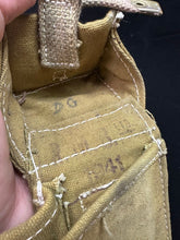 Load image into Gallery viewer, Original WW2 Britsh Army Vickers Long Range Sight Transport Bag 1941 Dated
