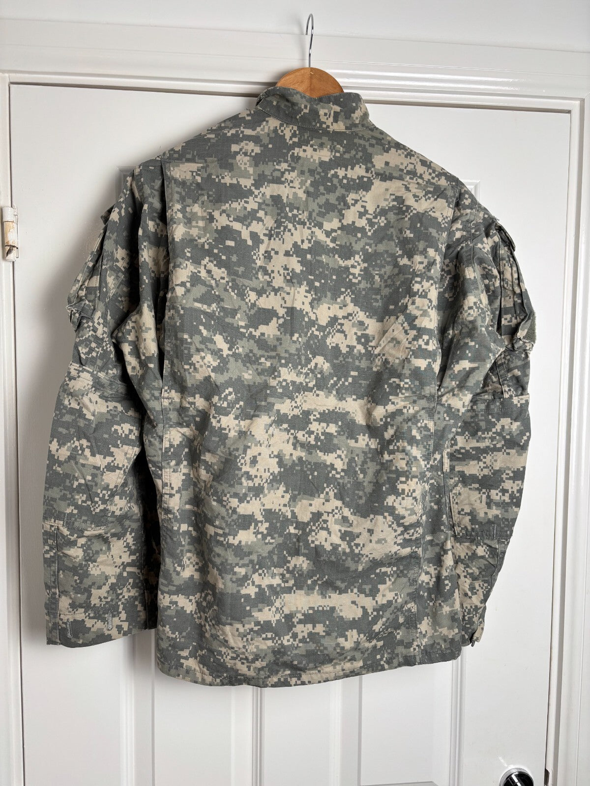 Surplus US Army ACU Combat Uniform Jacket-Small Regular - The Militaria Shop