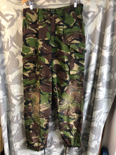 Lade das Bild in den Galerie-Viewer, Vintage British Army DPM Lightweight Combat Trousers - Size 85/84/100
