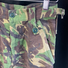 Charger l&#39;image dans la galerie, Genuine British Army DPM Combat Trousers - Size 76/72/88
