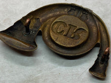 Charger l&#39;image dans la galerie, Original British Army VICTORIAN CR Carlow Rangers Cap Badge
