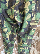 Charger l&#39;image dans la galerie, Genuine British Army 1968 Pattern DPM Combat Trousers - Size 7 - 34&quot; Waist
