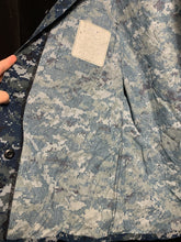 Charger l&#39;image dans la galerie, U.S. Navy NWU Type 1 Blue Digital Camouflage Combat Jacket - 45&quot; Chest - The Militaria Shop
