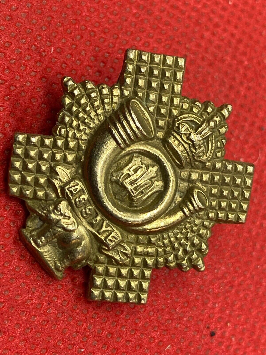 Original WW1 / WW2 British Army Highland Light Infantry Collar Badge