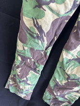 Charger l&#39;image dans la galerie, Original British Army 1968 Pattern Combat DPM Trousers - 28&quot; Waist
